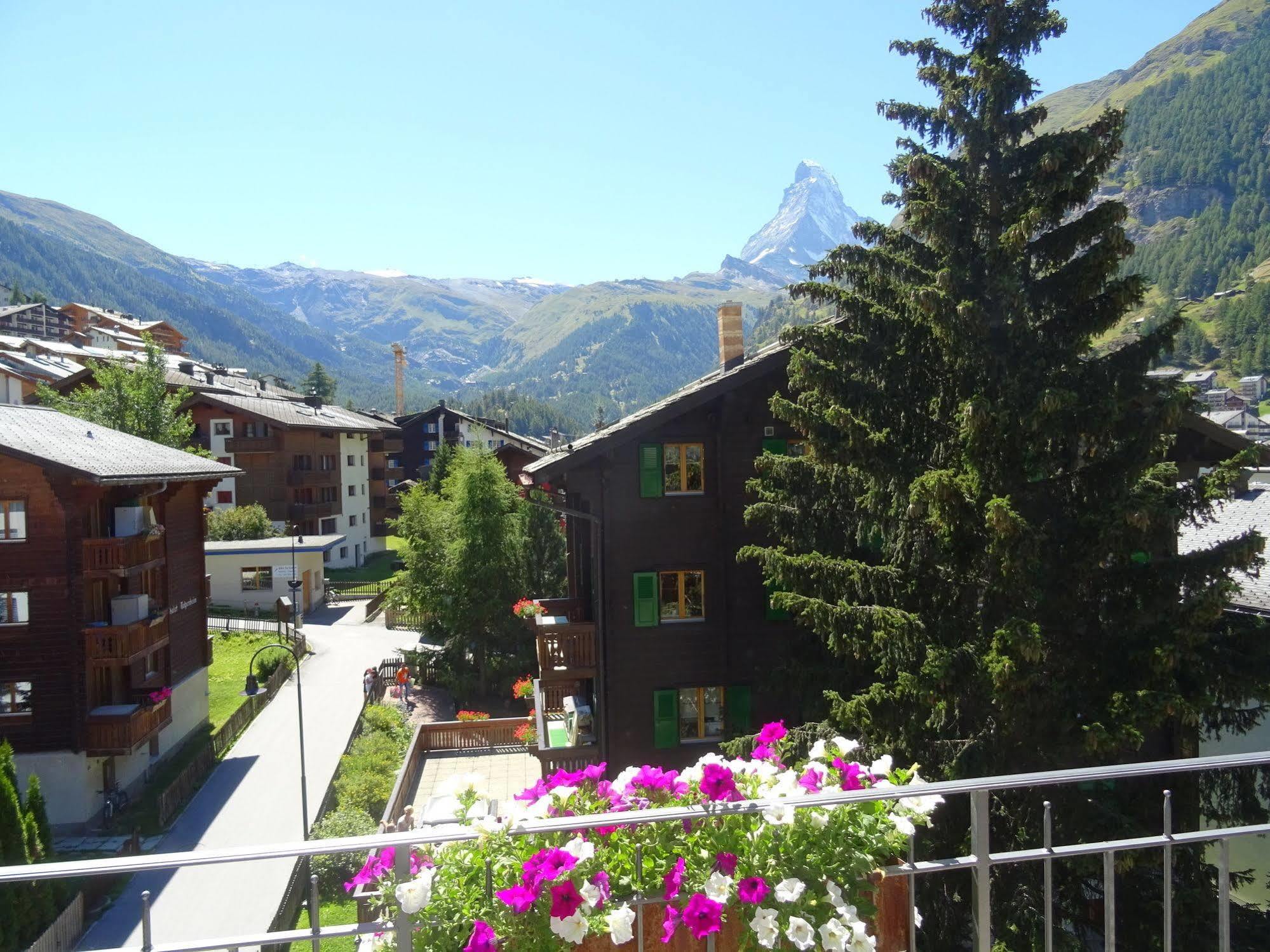 Hotel Phoenix Zermatt Exteriör bild